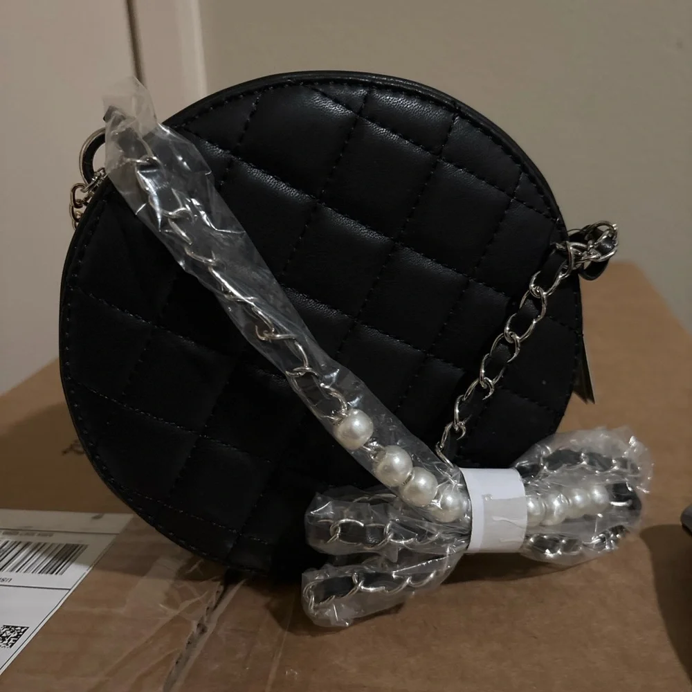 Badgley Mischka Black Quilted Crossbody with Pearls and Chains - Picture 3 of 3